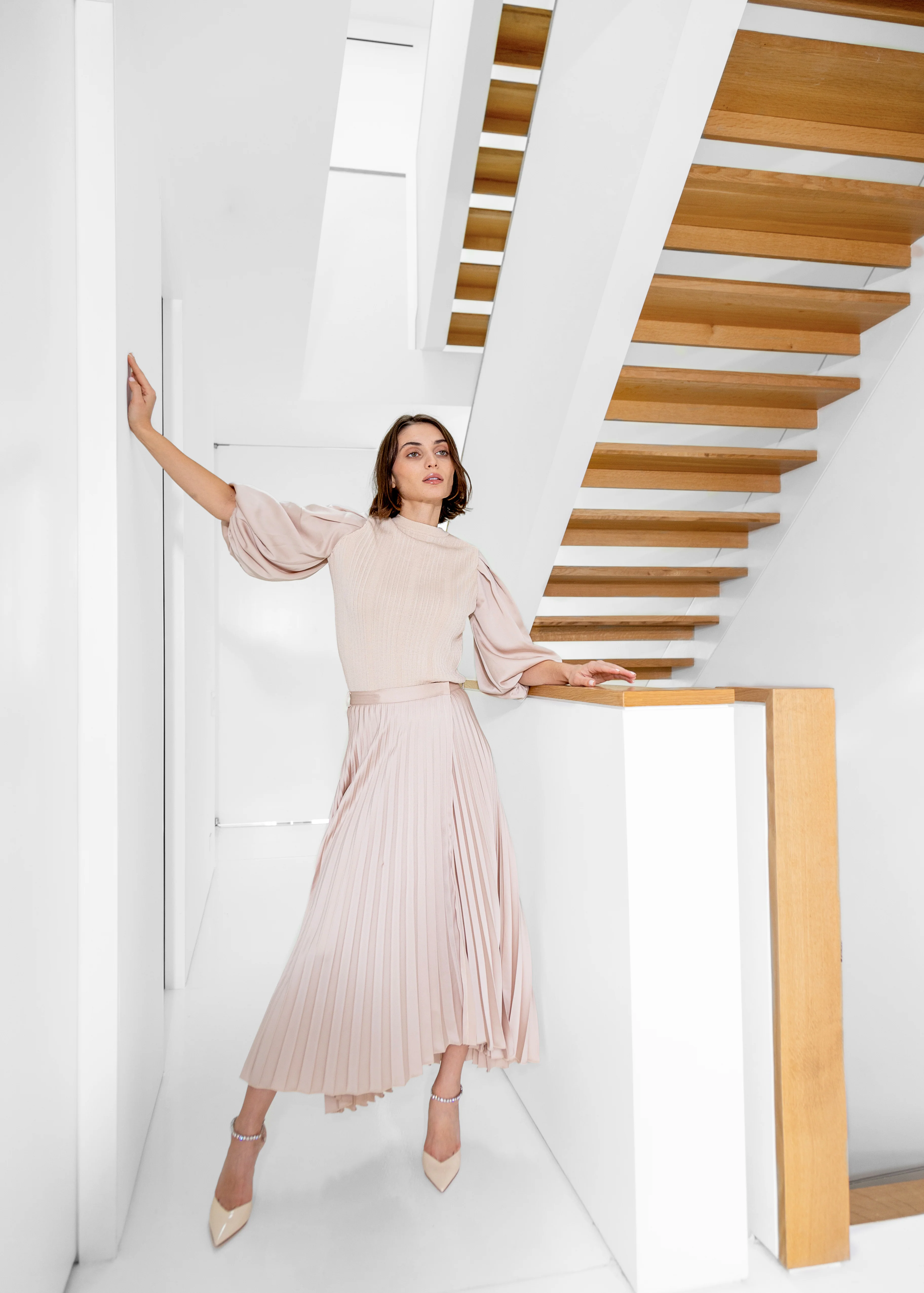 ECRU/ SHELL ASYMMETRICAL SILK PLEATED SKIRT - Image 3