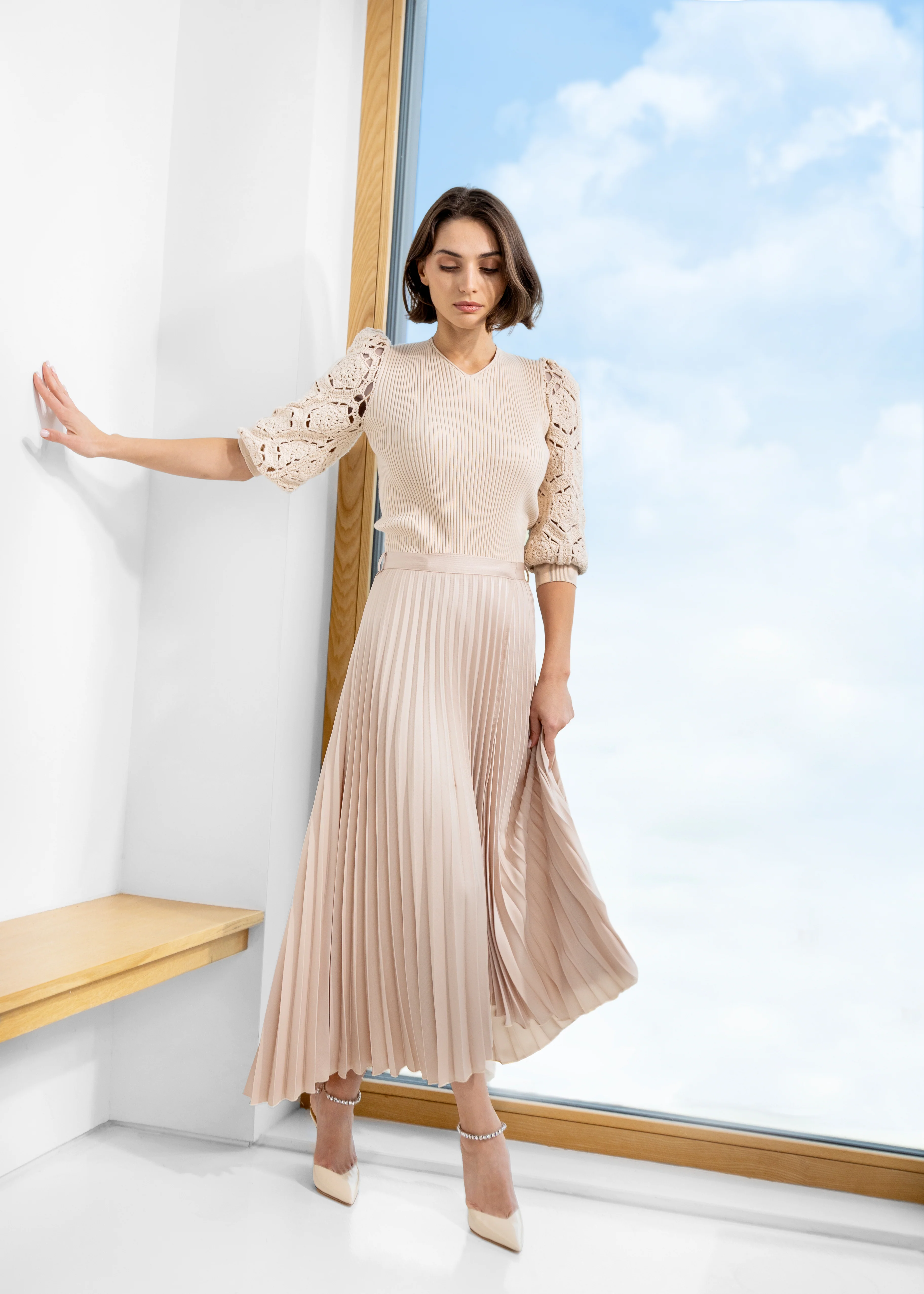 ECRU/ SHELL ASYMMETRICAL SILK PLEATED SKIRT - Image 5